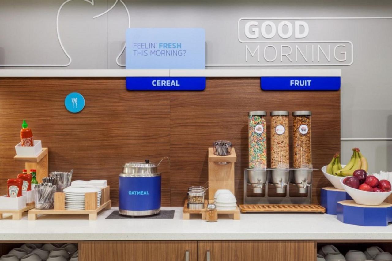 Holiday Inn Express & Suites Oscoda By Ihg Buitenkant foto