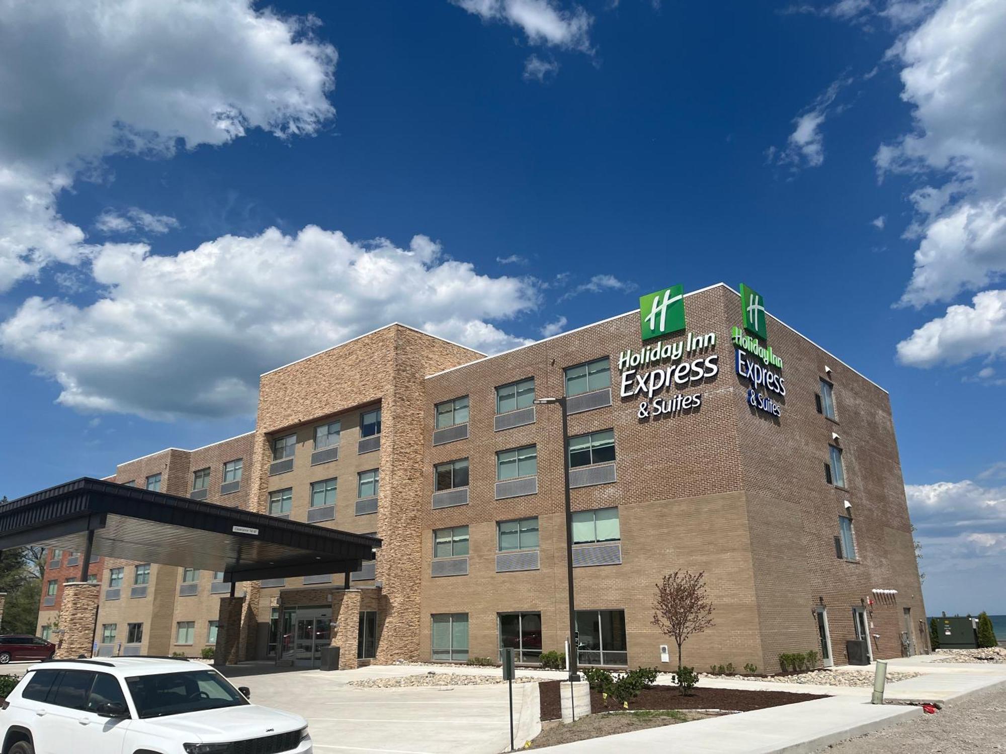 Holiday Inn Express & Suites Oscoda By Ihg Buitenkant foto