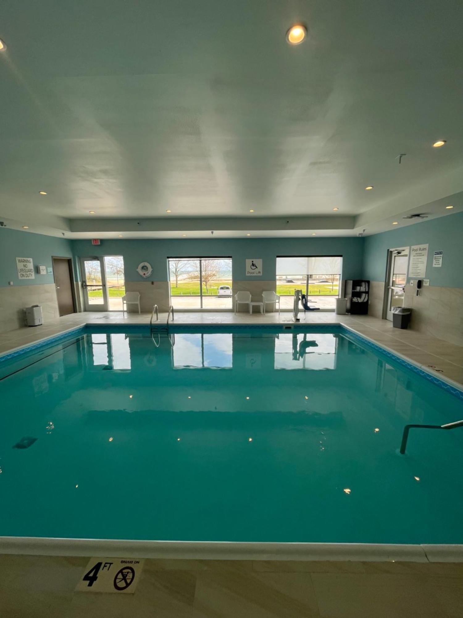Holiday Inn Express & Suites Oscoda By Ihg Buitenkant foto