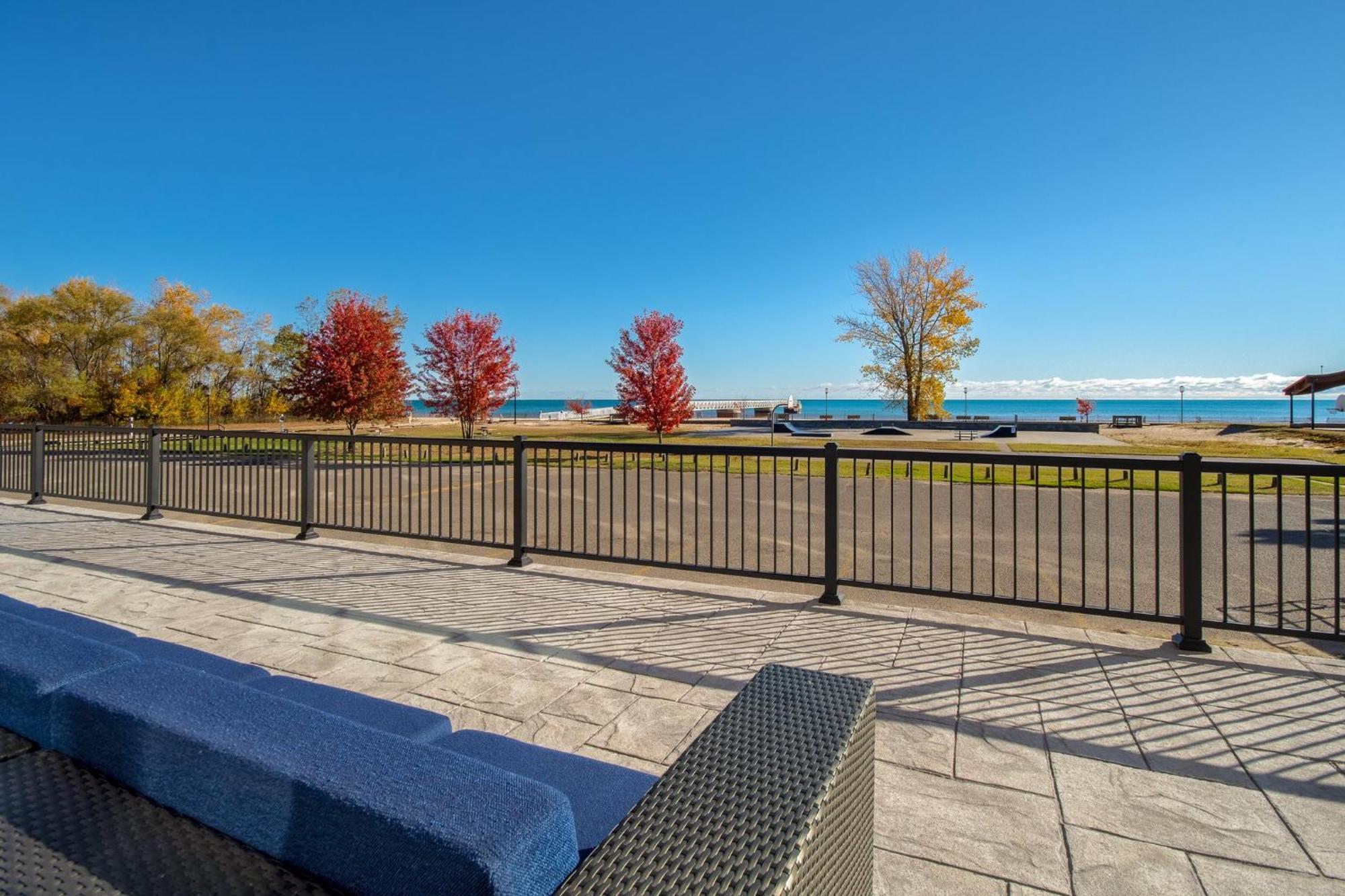 Holiday Inn Express & Suites Oscoda By Ihg Buitenkant foto