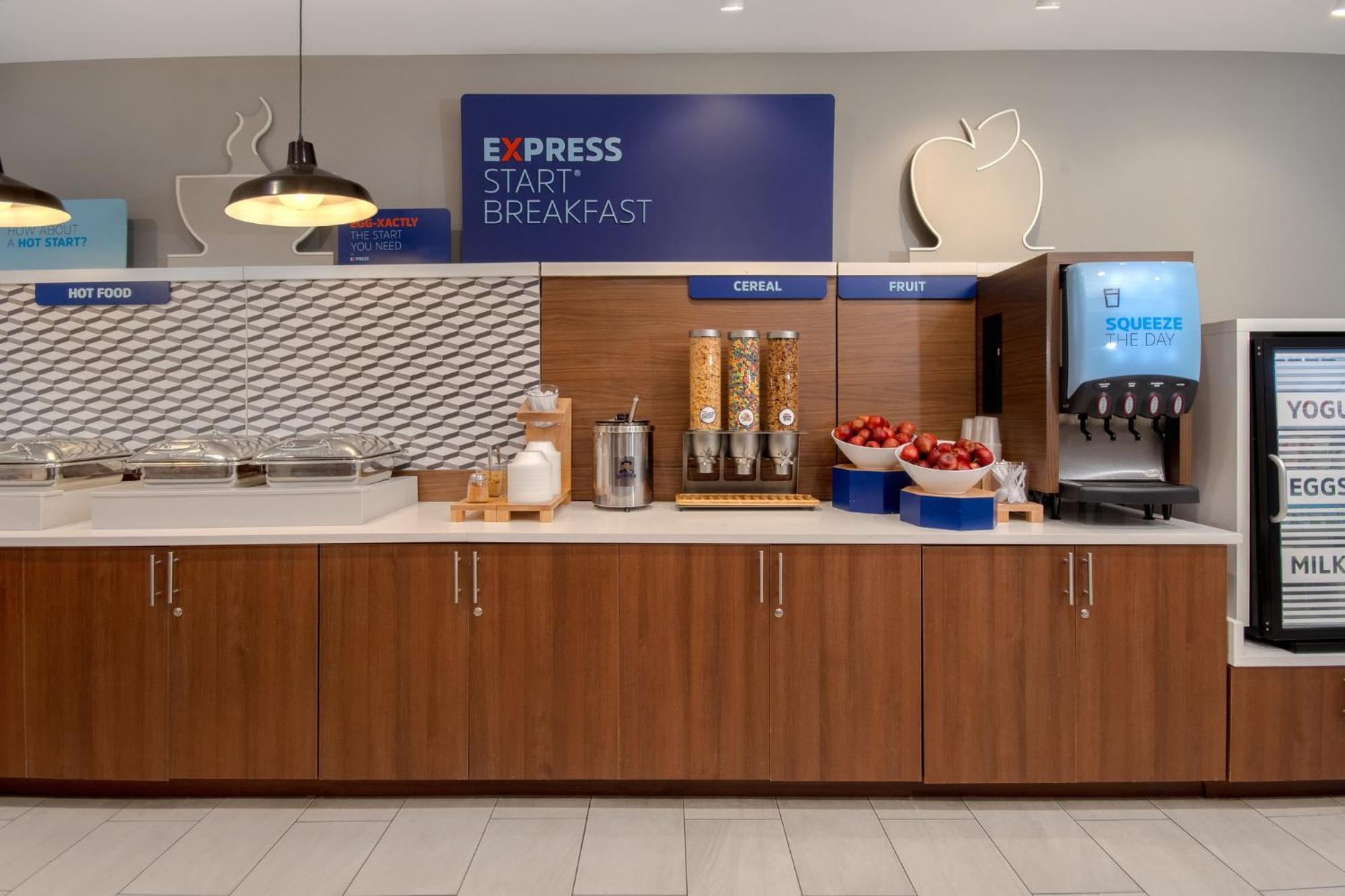 Holiday Inn Express & Suites Oscoda By Ihg Buitenkant foto