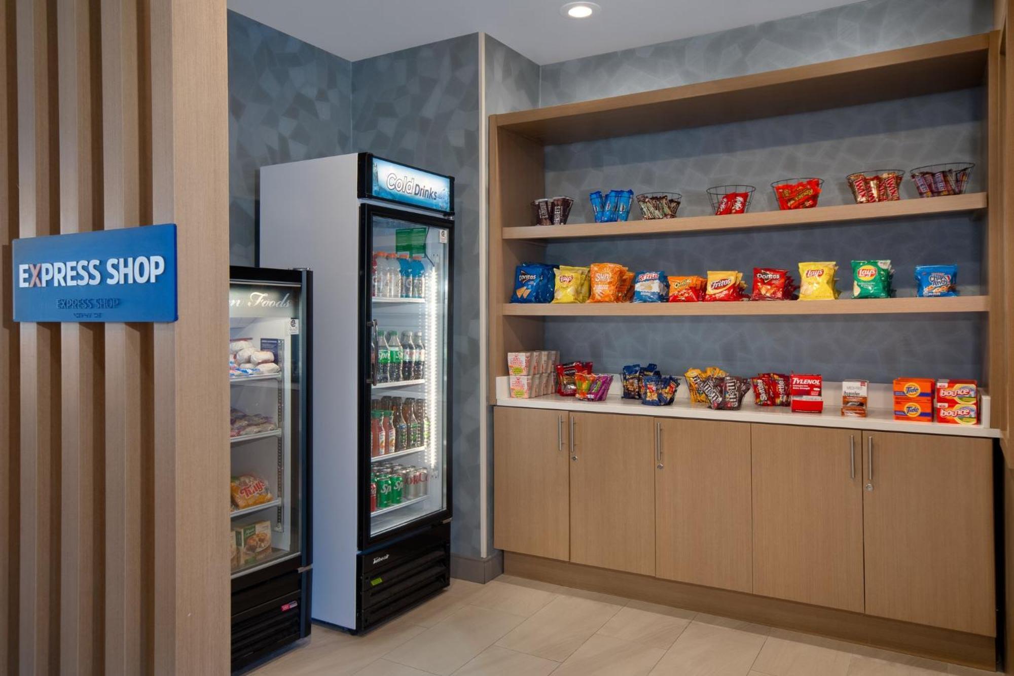 Holiday Inn Express & Suites Oscoda By Ihg Buitenkant foto