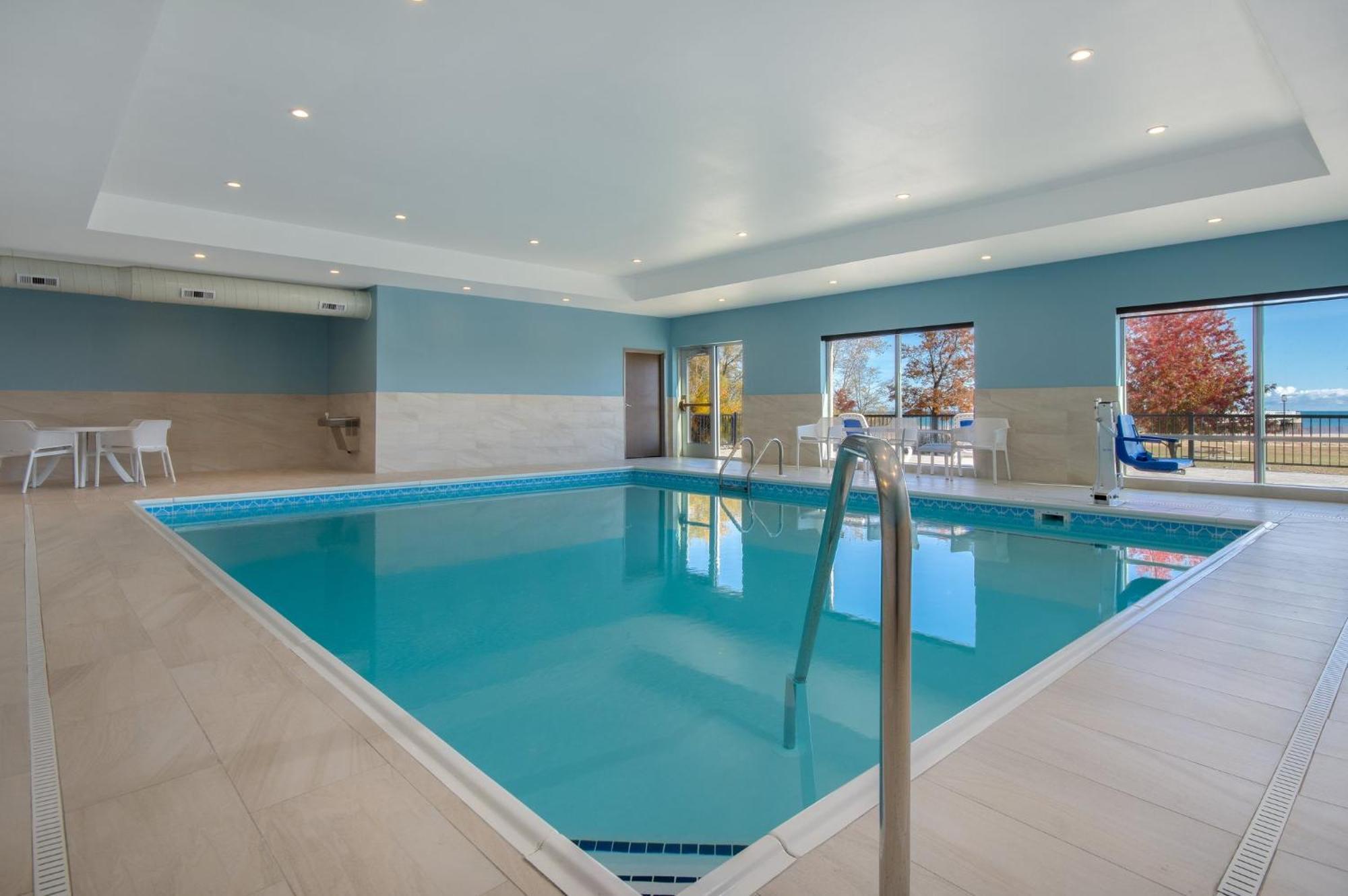 Holiday Inn Express & Suites Oscoda By Ihg Buitenkant foto
