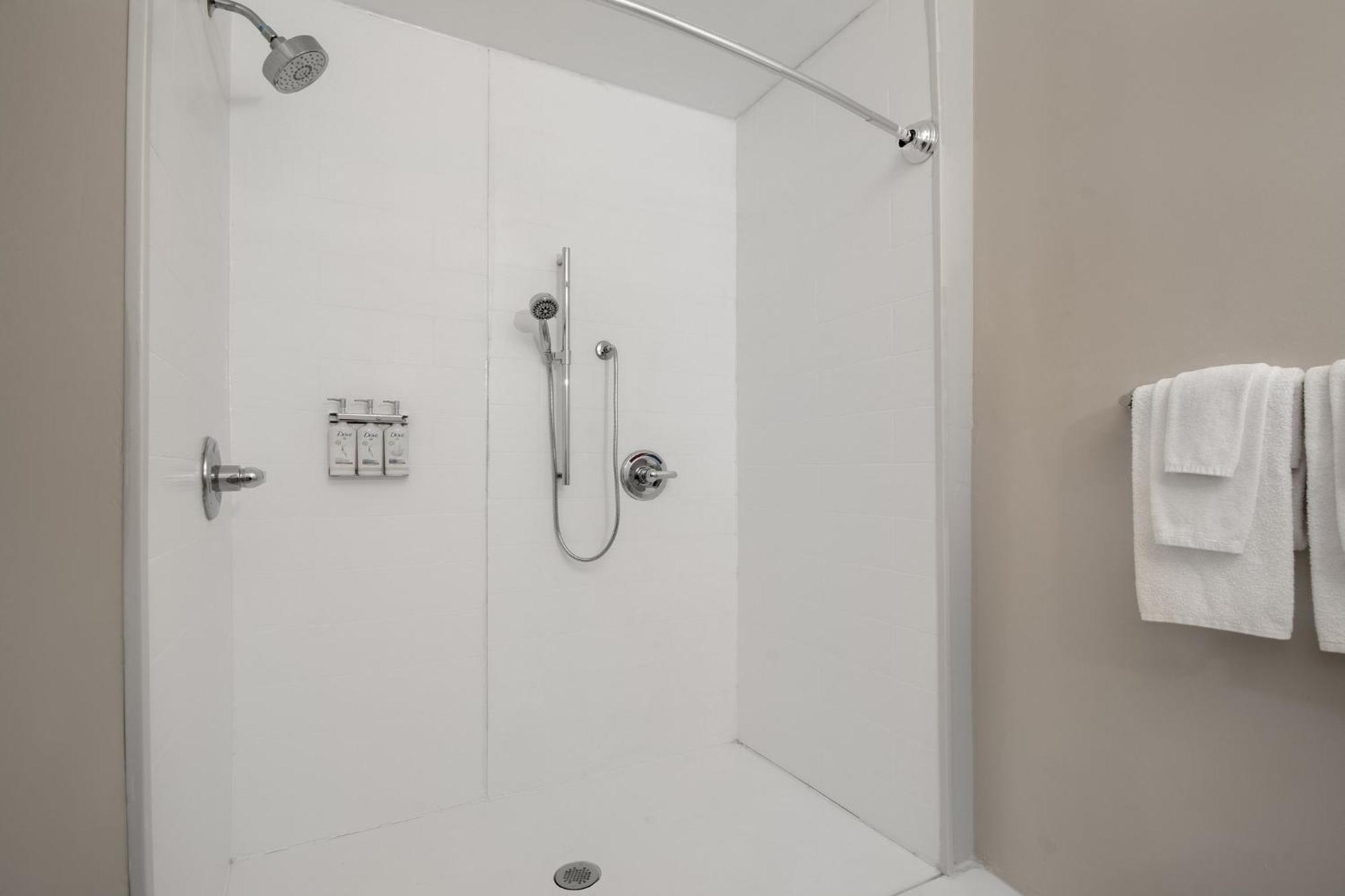 Holiday Inn Express & Suites Oscoda By Ihg Buitenkant foto