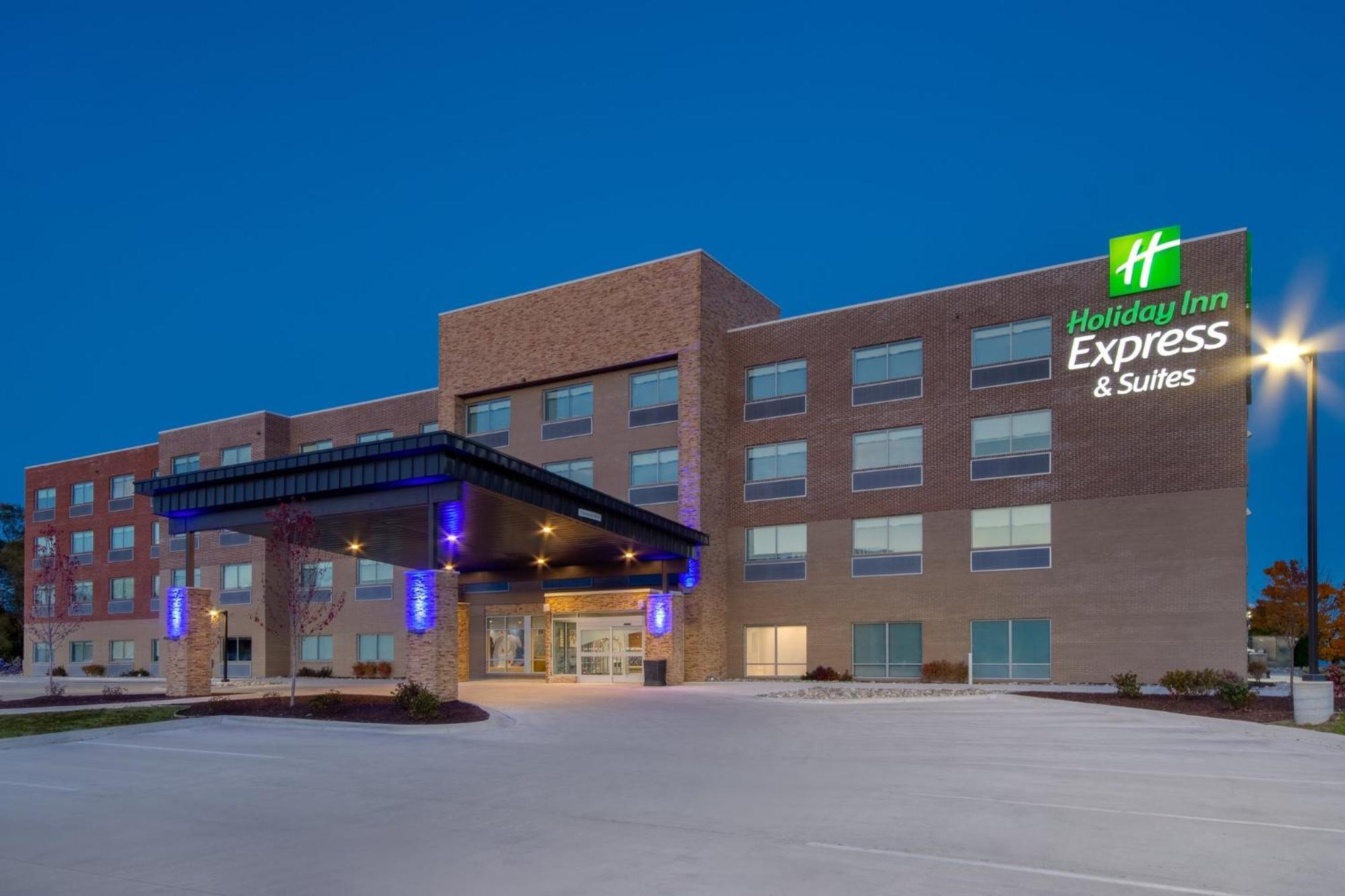Holiday Inn Express & Suites Oscoda By Ihg Buitenkant foto