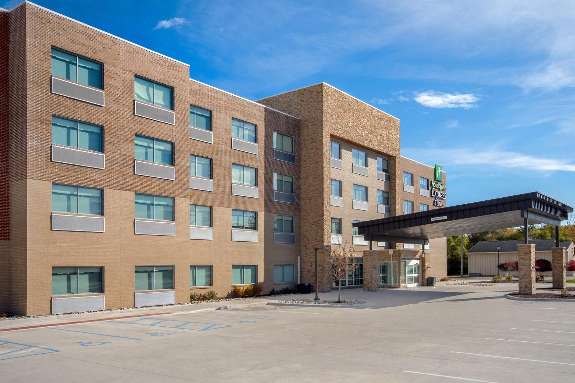 Holiday Inn Express & Suites Oscoda By Ihg Buitenkant foto