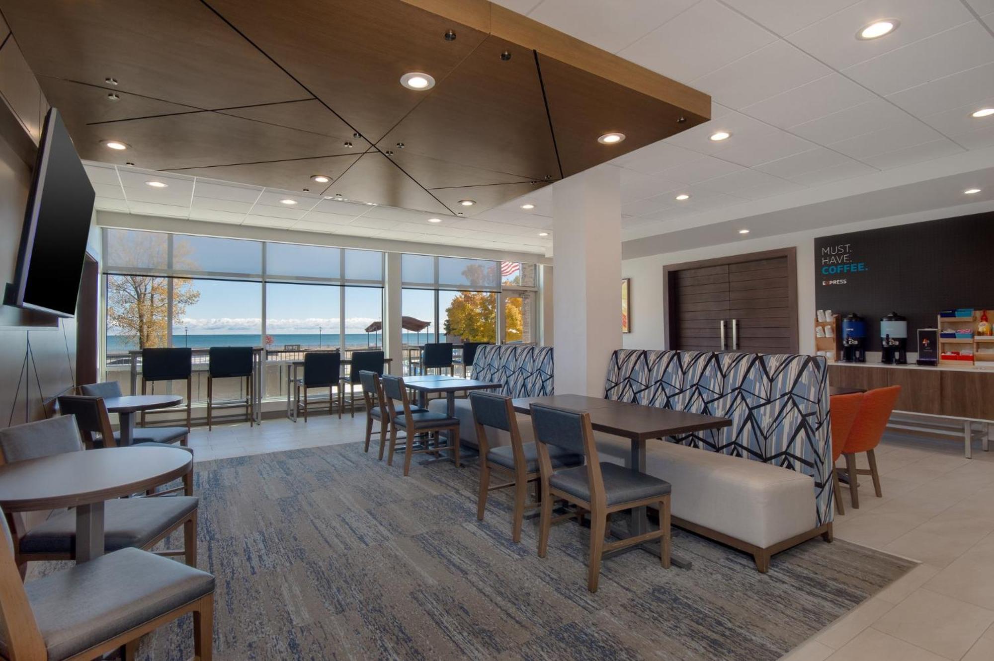 Holiday Inn Express & Suites Oscoda By Ihg Buitenkant foto