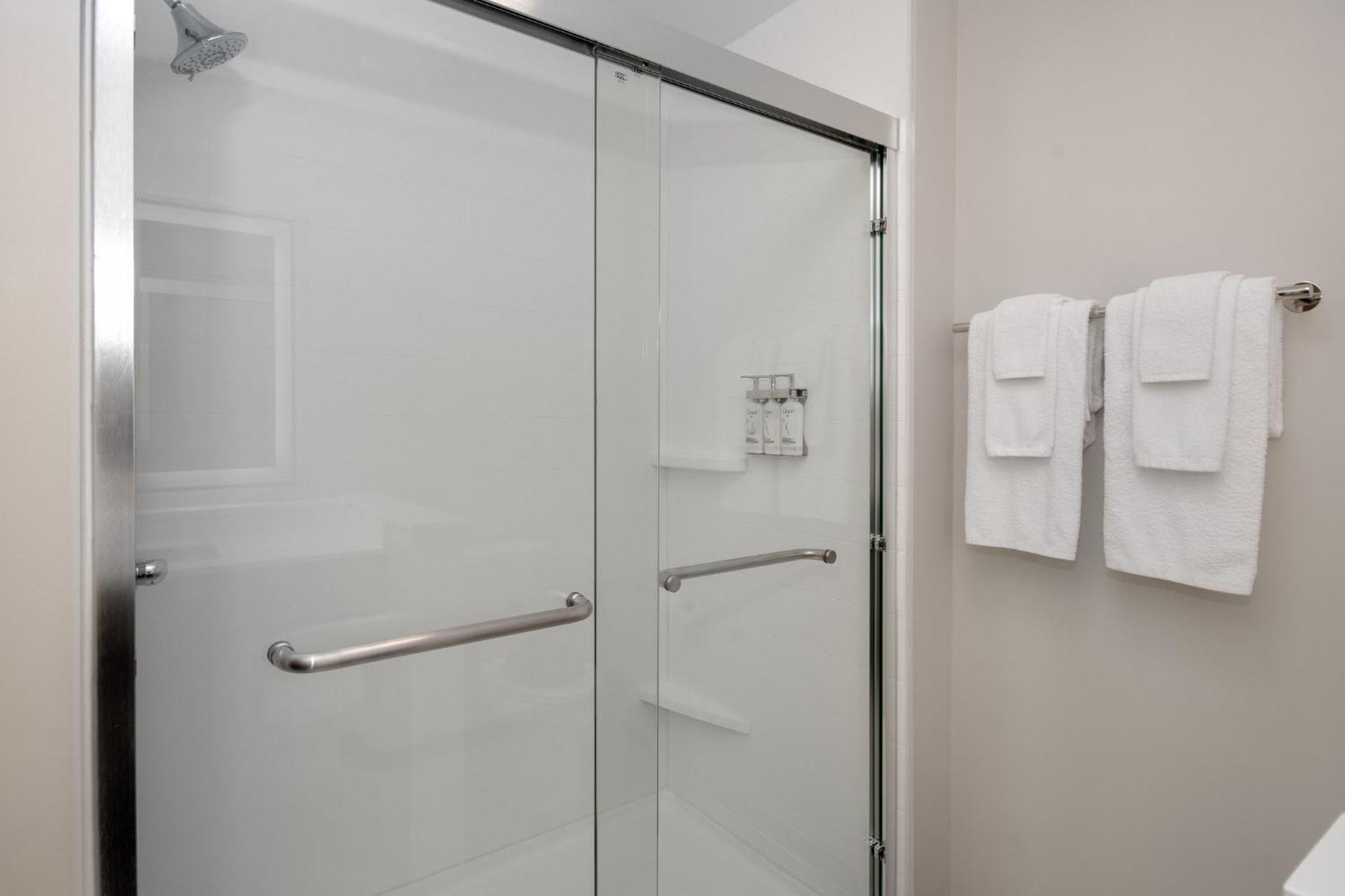 Holiday Inn Express & Suites Oscoda By Ihg Buitenkant foto
